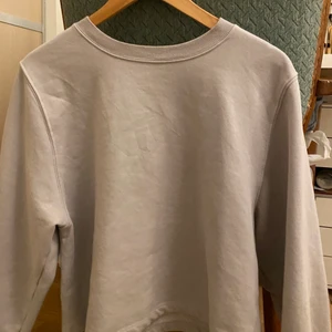 Ljus grå lila collage tröja - Frakt tillkommer ❤️