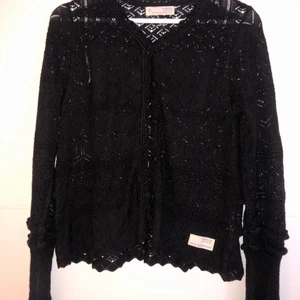 Odd Molly kofta strl 1 - Svart kofta från odd Molly i storlek 1. Använd få antal gånger och därmed i mycket gott skick. 