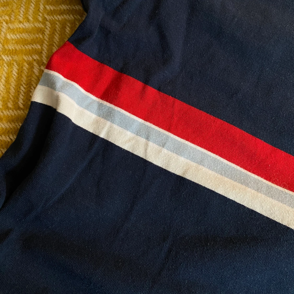 T-shirt med randigt mönster - 91