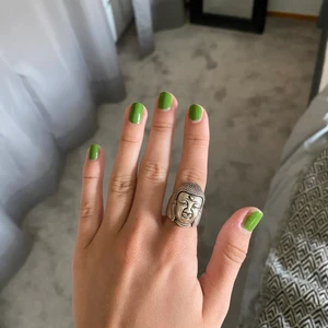 Stor ring  - Cool ring från indiska 