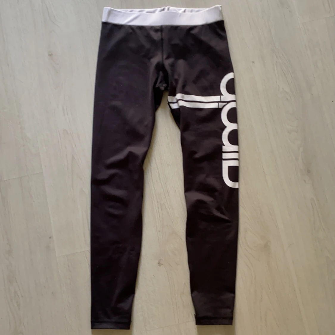 aim dam träningsbyxor, storlek S - 90