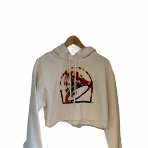 XS  - Croppad hoodie🤍