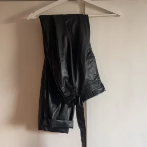 Lack kostymbyxor  - Stl 38