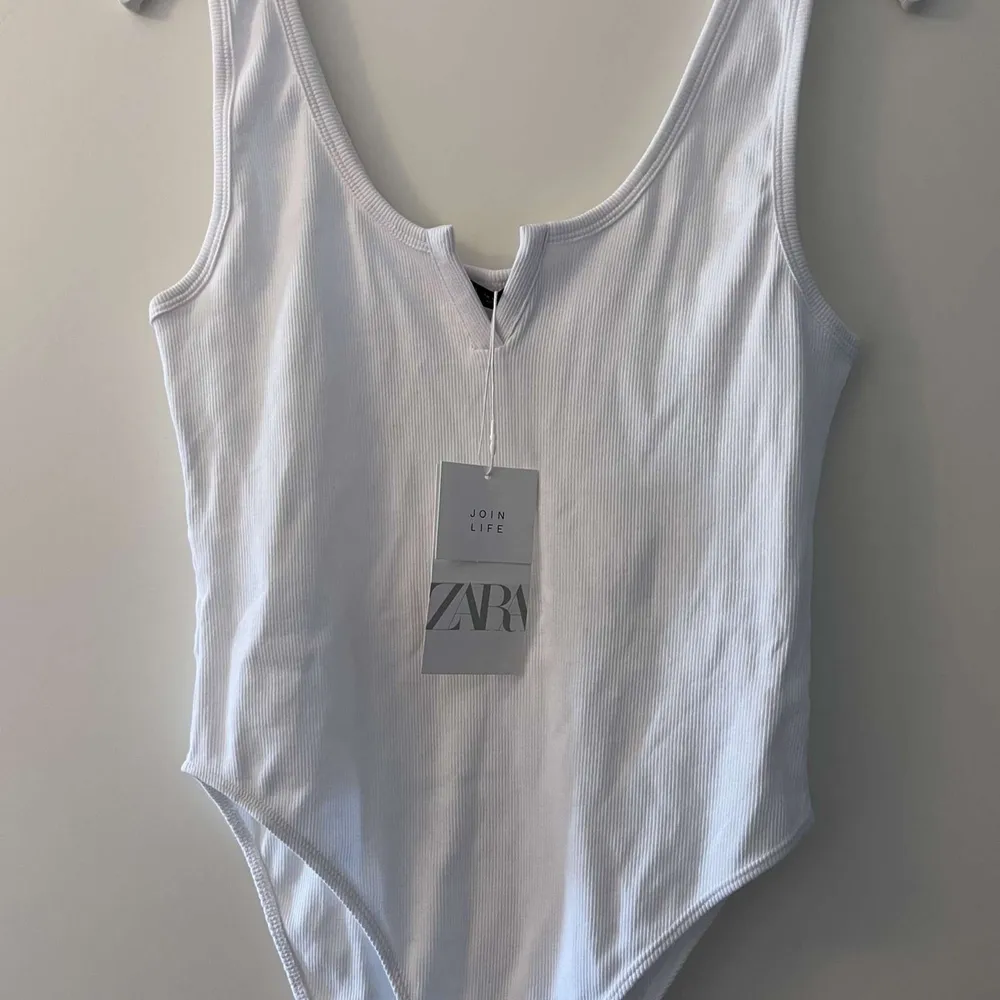 Body Zara storlek L. Neuletakit & Villapaidat.