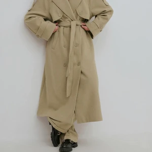 NAKD kappa - En superfin NAKD kappa frn Josefine hj kollektionen, använd 2 gånger, oversized modell som är slutsåld, skriv för fler bilder