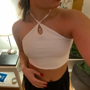 Linne - Jättefint linne från zara! Storlek xs, säljes för 50kr+ frakt 