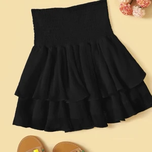 Volang kjolar  - Säljer dom här kjolarna i storlek M men passar mig som har s, Aldrig andvända väldigt fina till våren ❤️❤️❤️