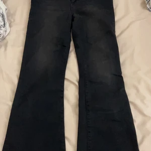 Bootcut jeans - Säjer dessa från nakd i storlek S