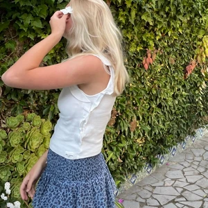 Kjol strl XS - Säljer denna kjol från Kappahl i storlek XS. Knappt använd o i mycket bra skick!!💕💕