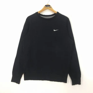 Nikesweatshirt⭐️ - Säljer min nikesweatshirt som är köpt vintage då den tyvärr inte kommer till användning längre. Första bilden är lånad för överblick, men på andra ser ni den loggan ser ut ut på tröjan jag säljer. Storlek XL⭐️❤️‍🔥