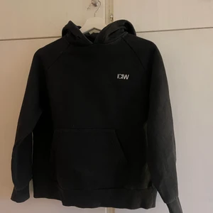 Iciw hoodie  - Stl M snörena fattas 50kr 