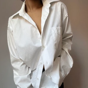 Stor vit skjort, strlk L - Vit skjorta, storlek L