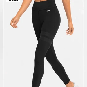 Träningstights - Hej! Säljer domhär jättefina träningstightsen från STRONGER. Skicket är jättefint och säljer pågrund av att jag inte använder dessa. 