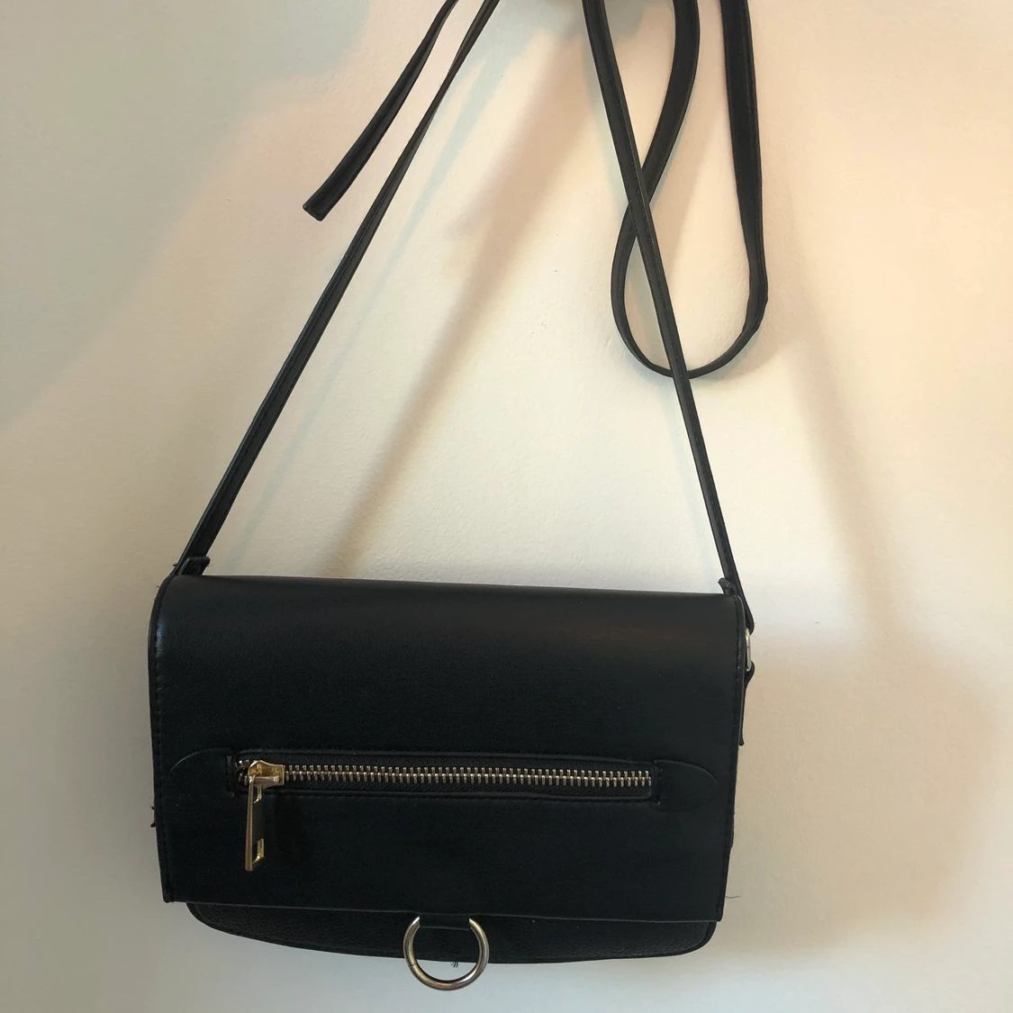 Liten axelremsväska 