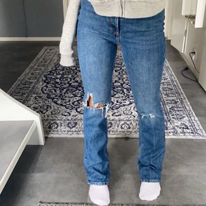 zara jeans -  jeans från zara 💓  buda eller köp direkt för 350 + frakt❣️