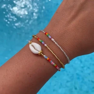 pärlarmband  - snäckarmband 49kr/styck