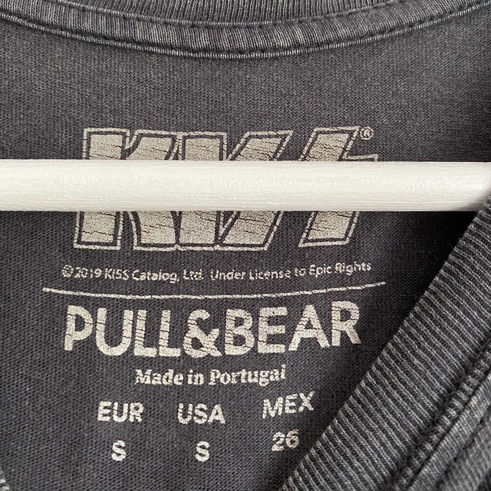 T-shirt från pull&bear i Portugal 🌸. T-shirts.