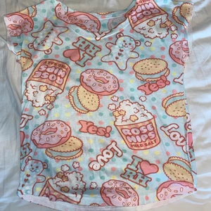 Kawaii t shirt🥰 - Kawaii, fairy kei, Lolita tröja! Jätteskön men aldrig använd (bara testat) ❤️ Köpt på en anime con för 5 år sen❣️ Storlek S