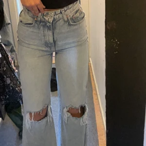 Wide leg jeans  - Snygga jeans från Gina kommer tyvärr int till användning längre, jag är 166-167 å dom är lite korta för mig