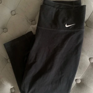 Nike tights ❤️‍🔥 - Nike dry fit tight 3/4 längd. Stl S