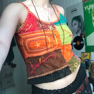 Bohemiskt linne - SÅ fint linne köpt på en typ hippie/spirituell klädaffär💓i oanvänt skick och är storlek S, men den passar både större o mindre💓💓budgivning håller på i ungefär en vecka o skriv privat för att buda!💗