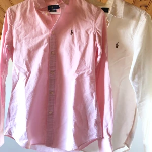 Ralph Lauren  - Två skjortor från Ralph Lauren. 250kr styck, vid köp av båda kan paketpris diskuteras 