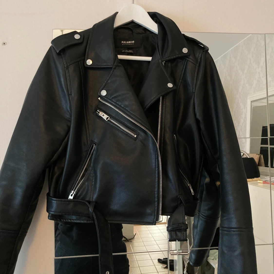 Skinnjacka från pull & bear