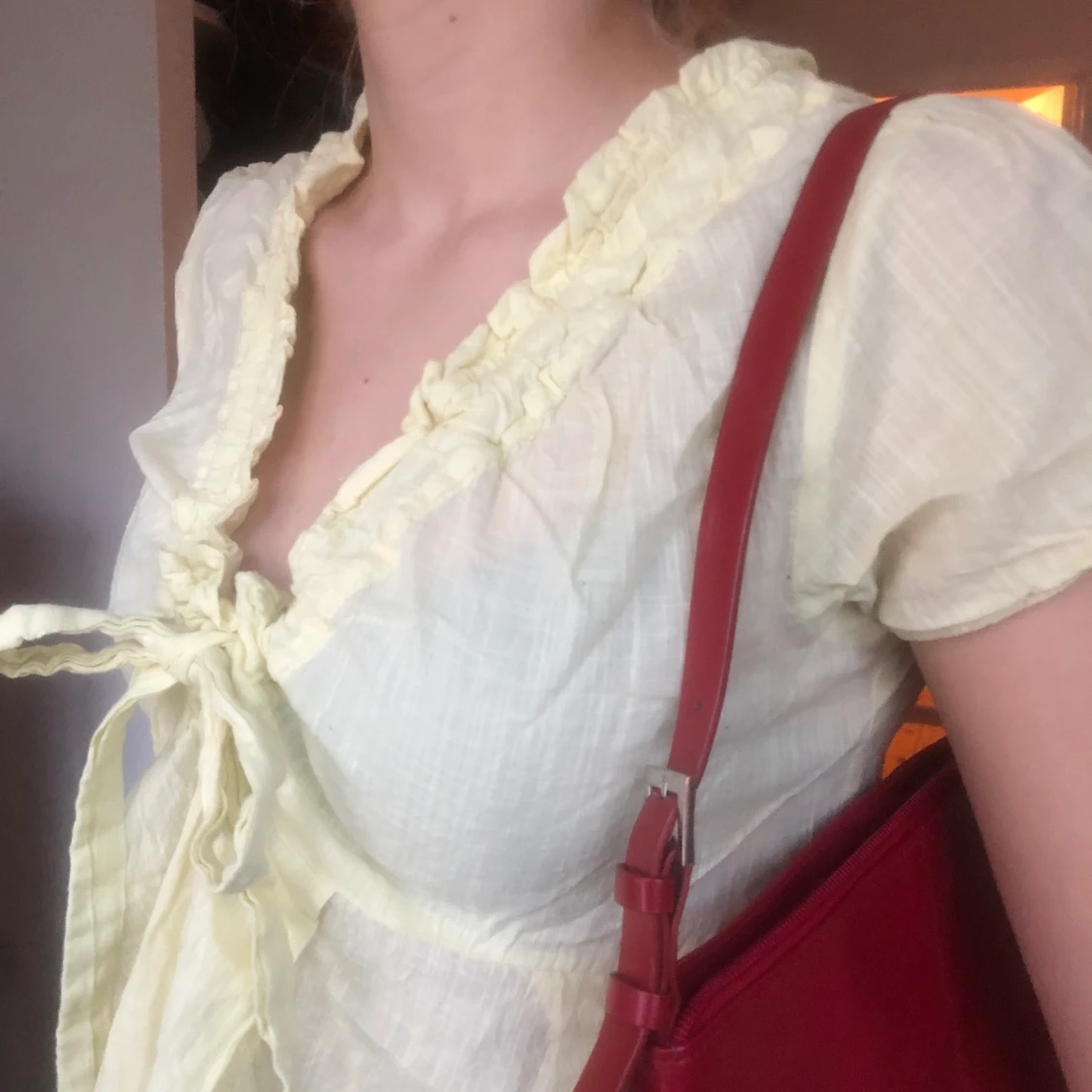 Ljusgul gullig klänning köpt secondhand  - 91