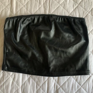 Tubtop fake läder - Aldrig använd 