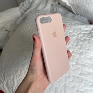 iPhone skal - Säljer pga har annan mobil nu! Bra skick💕💕 Nypris 495kr✨