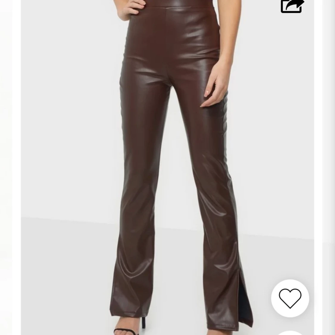 Bruna skinnbyxor med slits