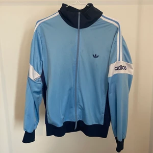 Adidas jacket - Blå adidasjacka, storlek 186 (L). Fint skick.