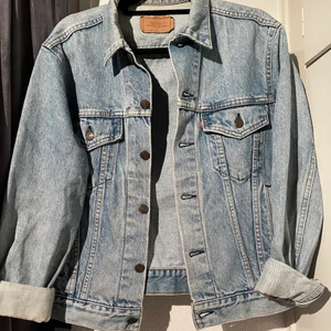 Levi’s jeansjacka  - Vintage Levi’s jeansjacka passar en S/M 
