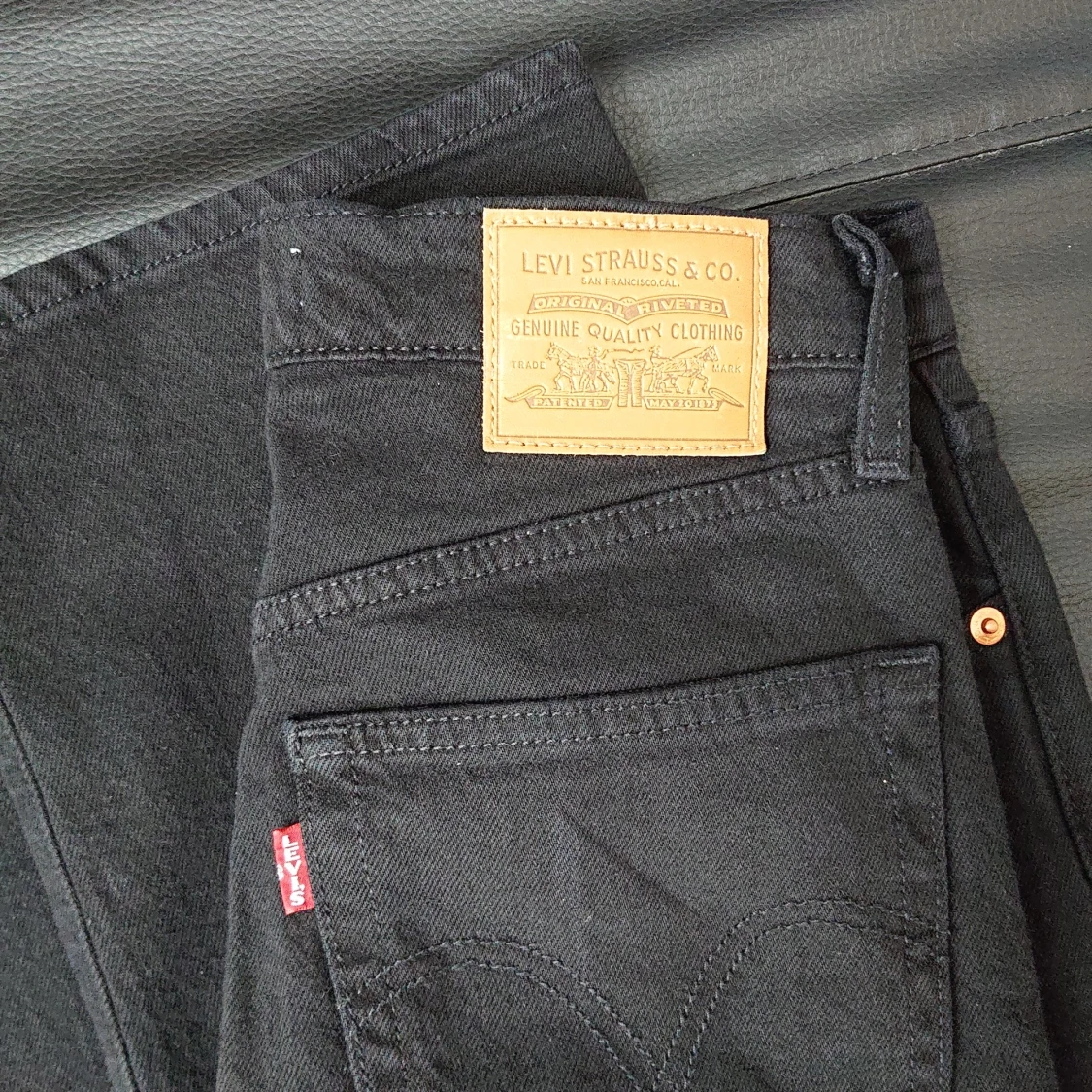 Officiell Levis Ribcage Straight 27  - 91