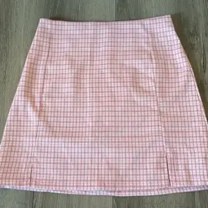 Jättegullig rosa kjol som inte kommer till användning💓säljer för 70 kr +frakt💓💓skriv privat för fler bilder