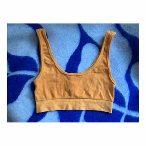 Linne i frotté från Zara - Linne i orange frotté från Zara, använd någon enstaka gång. Storlek S