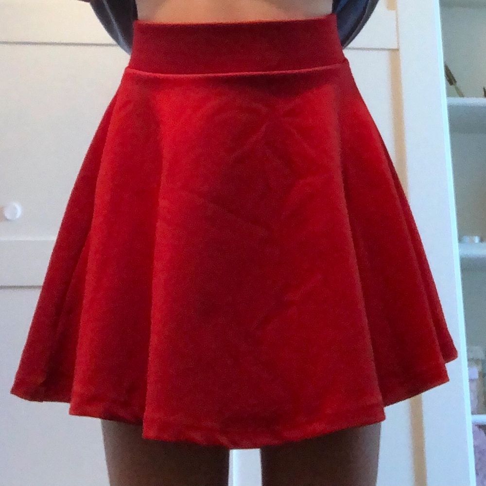 Röd kjol - Kappahl | Plick Second Hand