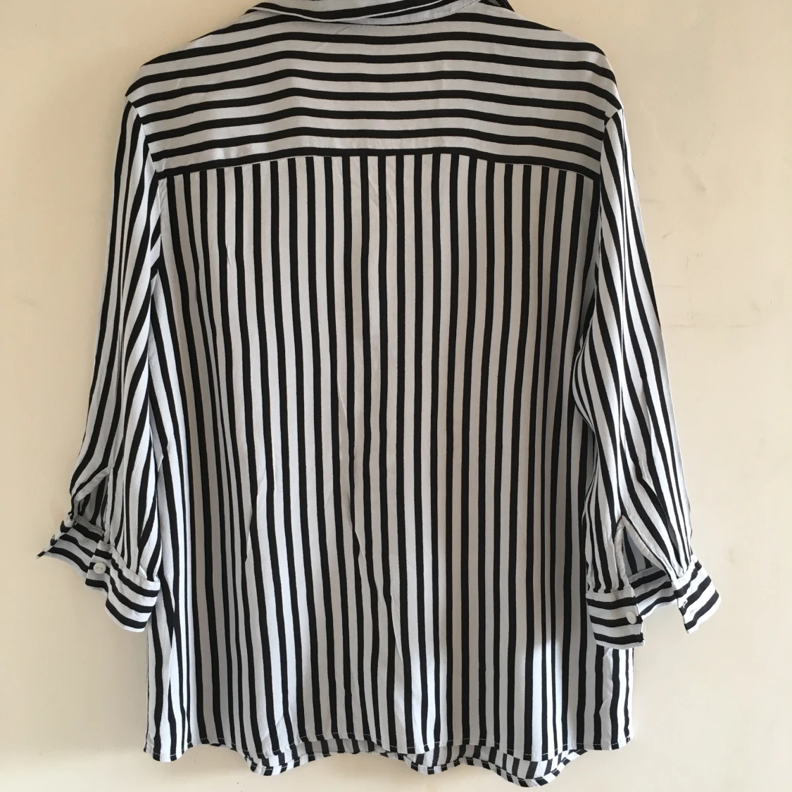 Svartvit blus storlek S - 90