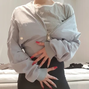 bomberjacka - helt ny, nypris 300 på Missäy