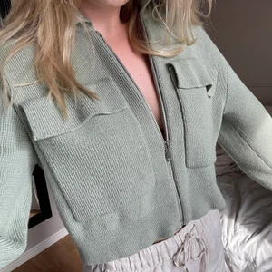 Kofta  - Säljer denna kofta från Gina, storlek xs men är mer som en S. Säljer för 250 kr plus frakt! 