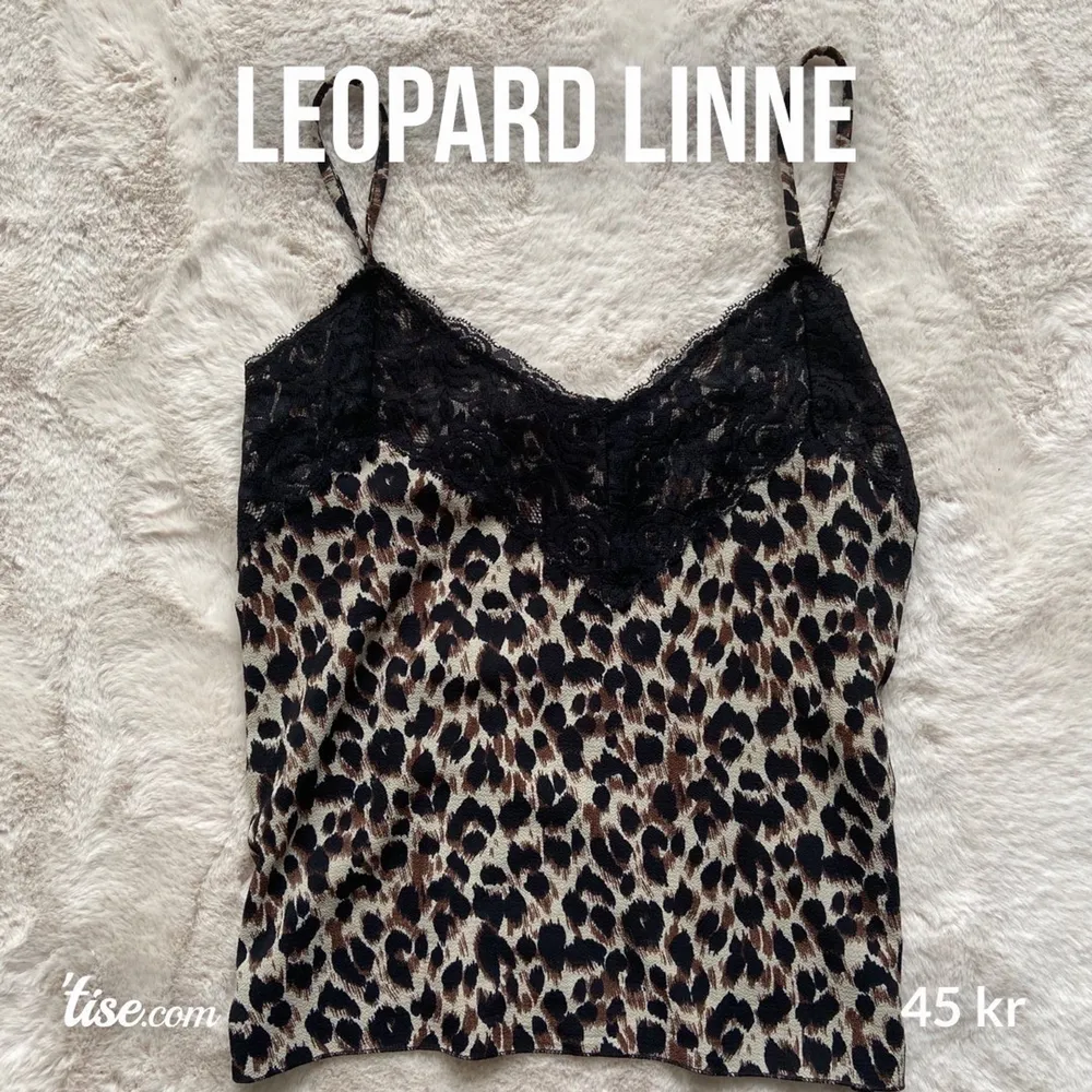 Leopard linne med spetsdetalj i storlek S🤍. Toppar.