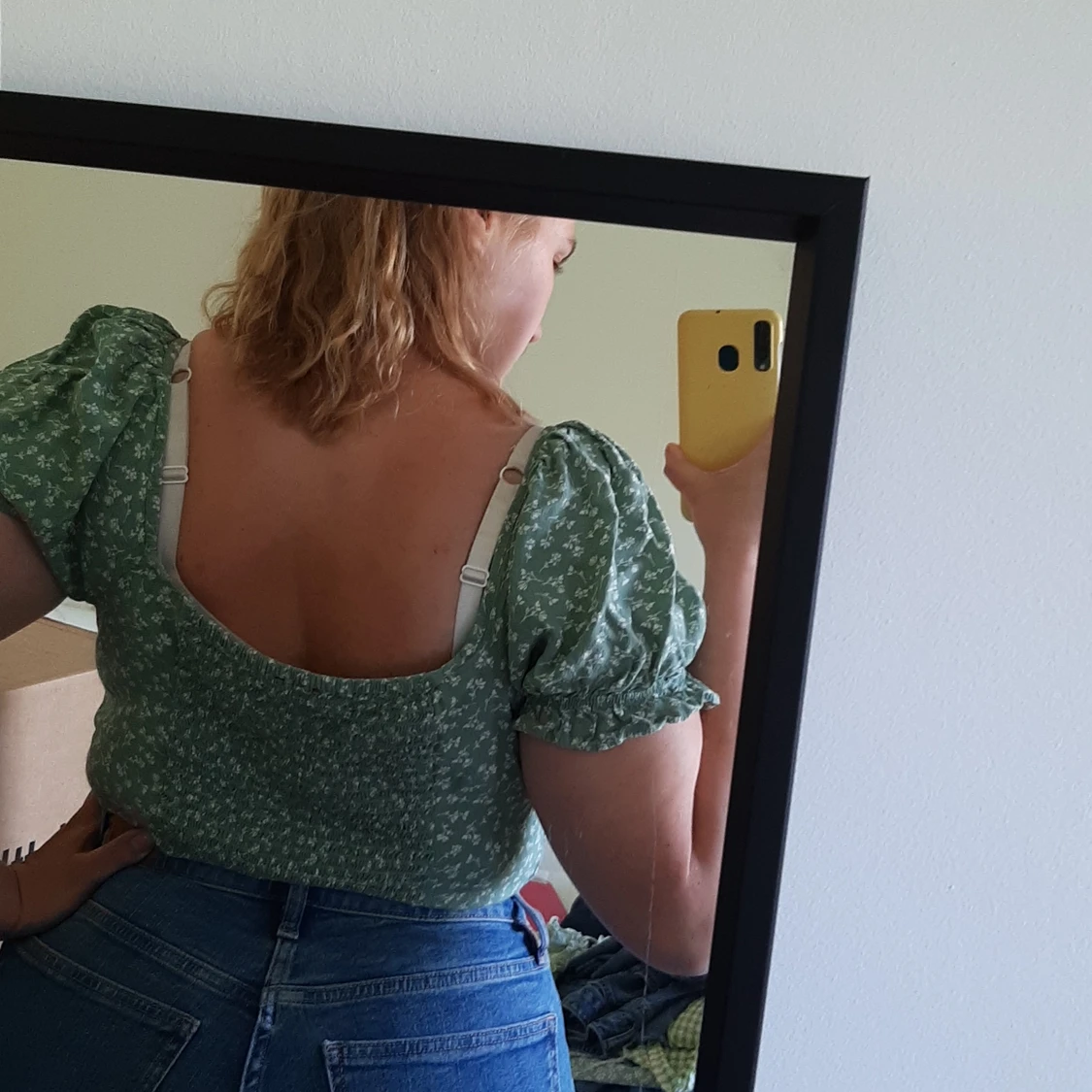 Blommig croppad blus  - 90