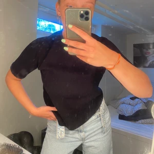 Tröja från zara - Svart tröja från zara. Väldigt sparsamt använd. Köpare står för frakt. 