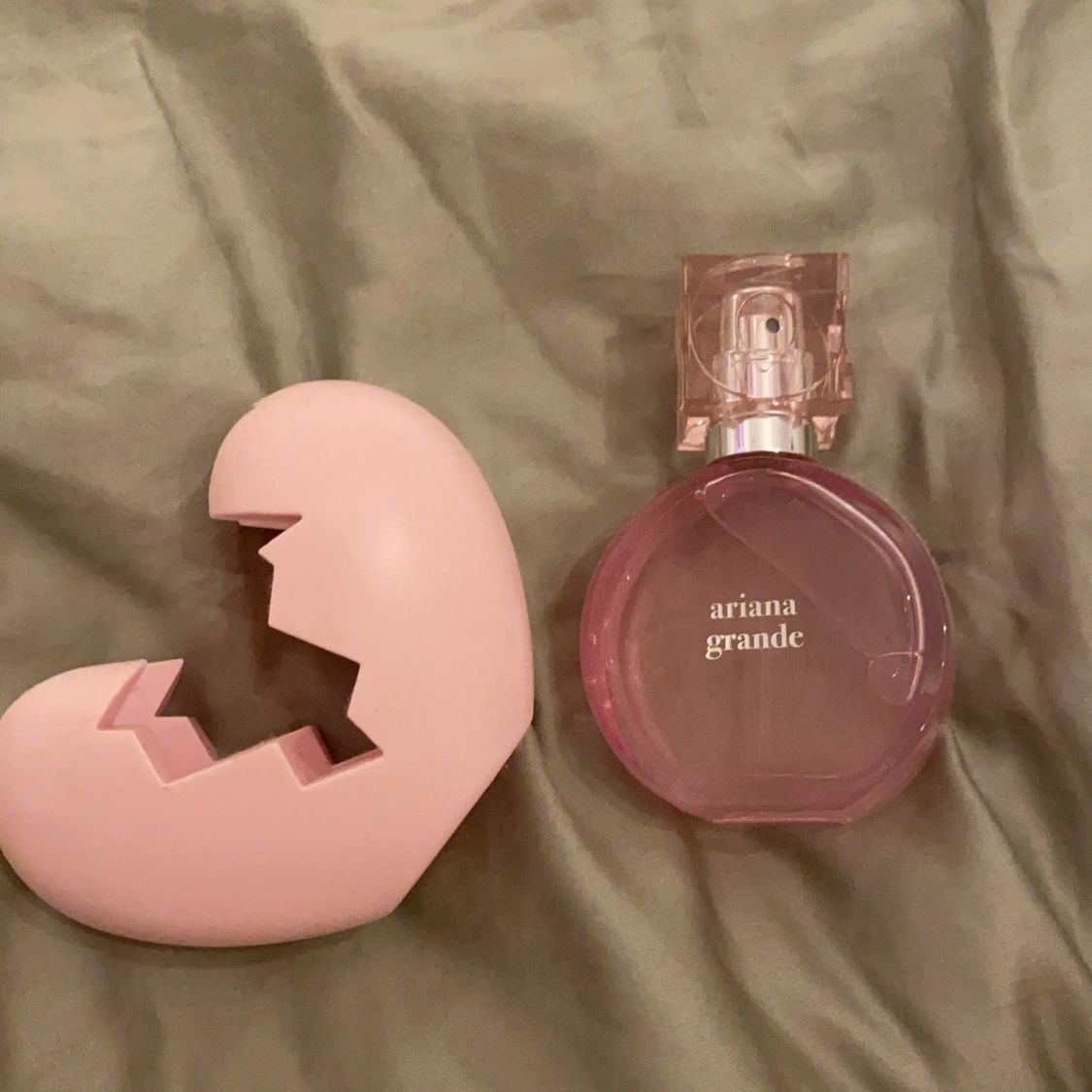 Ariana Grande parfym - 90