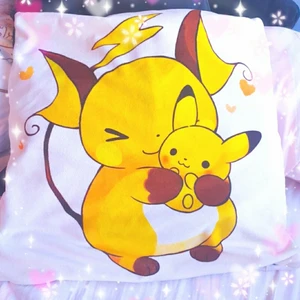 Pillow case - ♡Cute soft plush pillowcase♡ väldigt mjukt och mysigt♡ tror den 45x45 men inte säker♡ köparen står för frakt♡