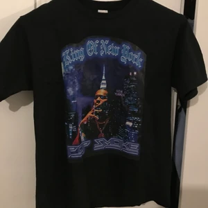 Graphic t-shirt  - Pop smoke graphic t-shirt i storlek S. Aldrig använd, frakt betalas av köparen🌟🌟