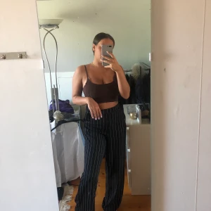 Randiga fin byxor - Fina randiga byxor som går att bpde klä upp och ned