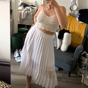 Sommarkjol  - Så himla fin kjol från NAKD. Kjolen är helt oanvänd med prislapp kvar. Spårbar frakt på 66kr tillkommer🥰