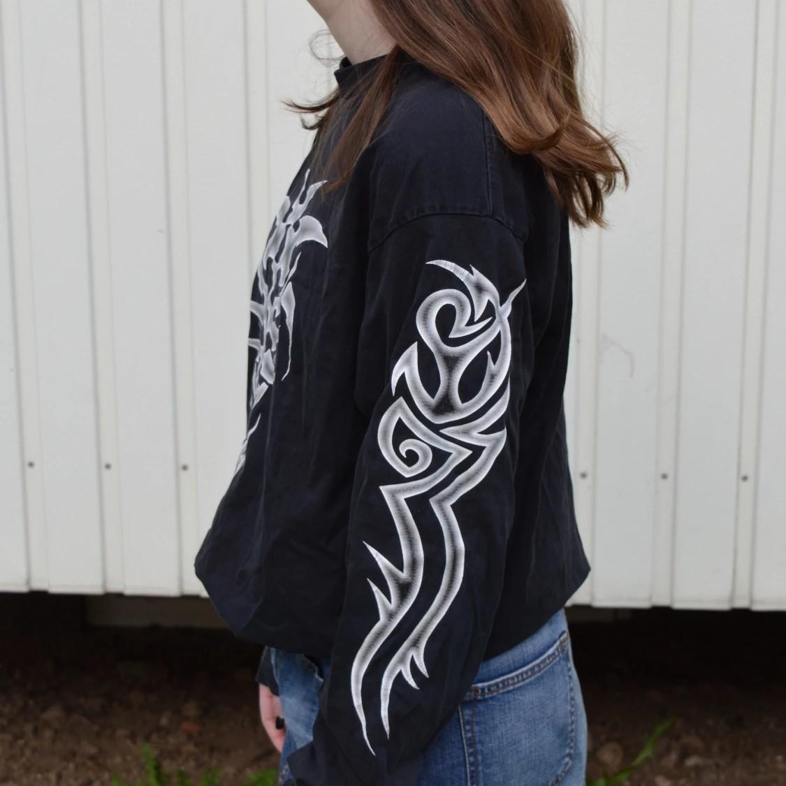 Svart långärmad med tryck   - 90