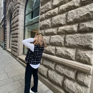 Rutigväst  - Kollat intresset på min rutiga väst från zara som är slutsåld 😇✌🏼 buda😇